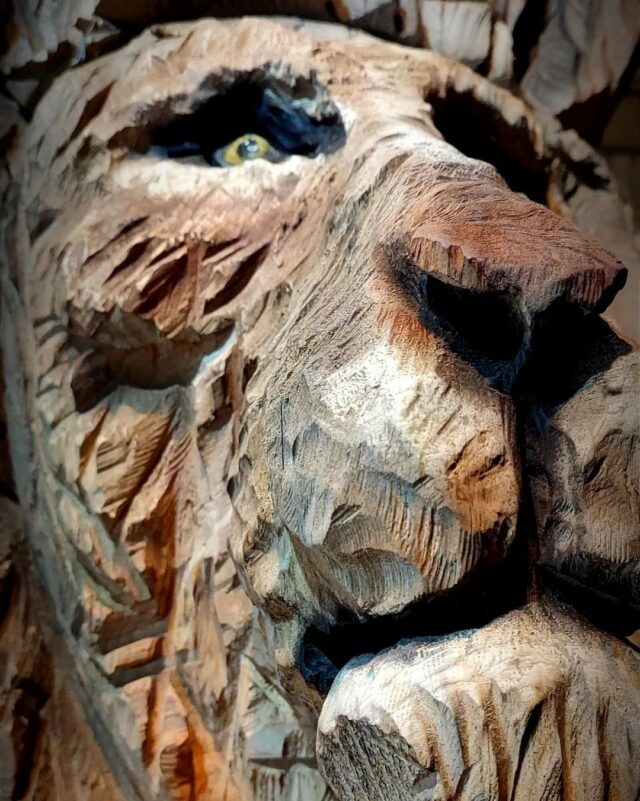 Leone gallery scultura in legno