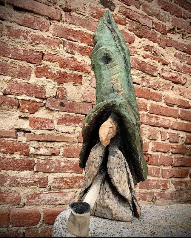 Troll gallery scultura in legno